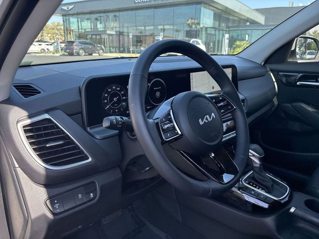 2025 Kia Seltos EX FWD