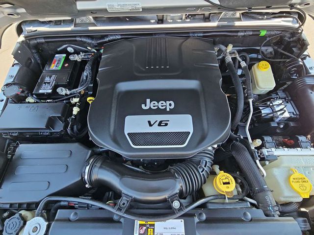 2016 Jeep Wrangler Unlimited Sahara 4WD