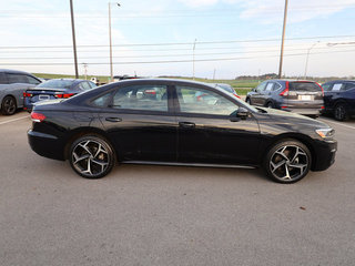 2021 Volkswagen Passat 2.0T R-Line