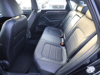 2021 Volkswagen Passat 2.0T R-Line