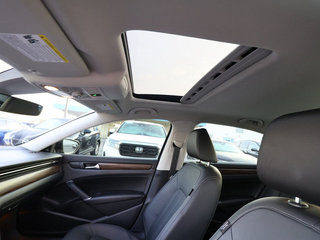 2022 Volkswagen Passat 2.0T Limited Edition