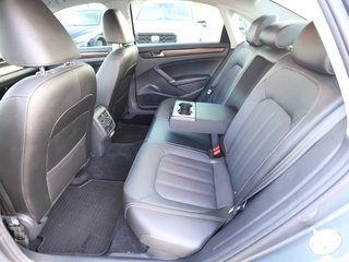 2022 Volkswagen Passat 2.0T Limited Edition