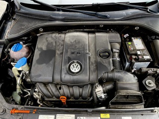 2012 Volkswagen Passat SE w/Sunroof PZEV