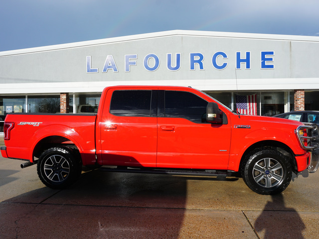 The 2016 Ford F-150 XLT 4WD 145WB photos