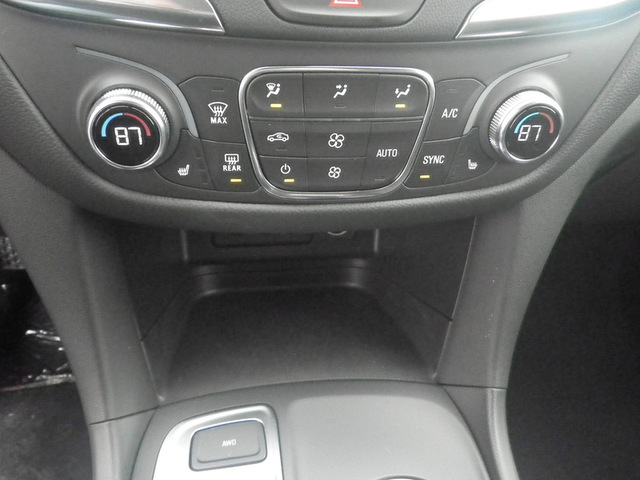 2021 Chevrolet Equinox LT photo