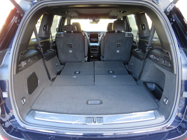 2023 Jeep Grand Cherokee L Overland 2WD photo