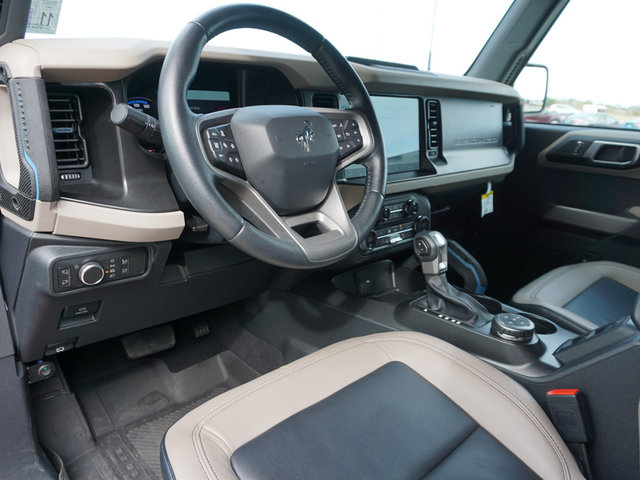 2021 Ford Bronco Wildtrak 4WD photo