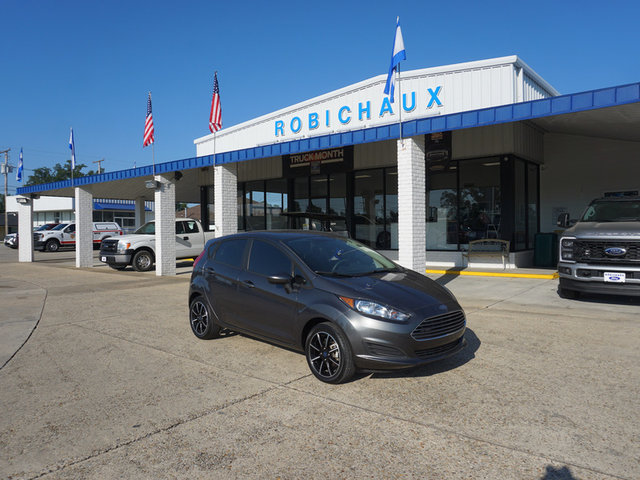The 2019 Ford Fiesta SE photos
