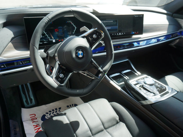 2024 BMW 7-Series 760i xDrive photo