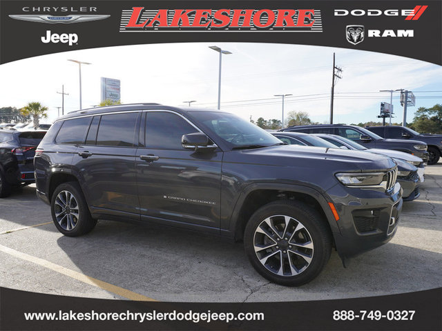 The 2022 Jeep Grand Cherokee Overland 2WD L photos