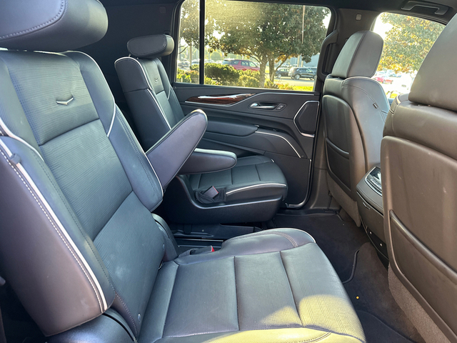 2022 Cadillac Escalade Premium Luxury 4WD ESV photo