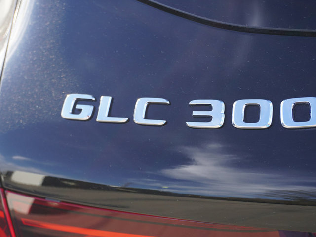 2021 Mercedes-Benz GLC-Class GLC300 photo