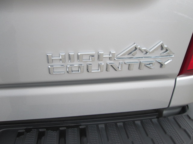 2023 Chevrolet Silverado 2500HD High Country 4WD 159WB photo