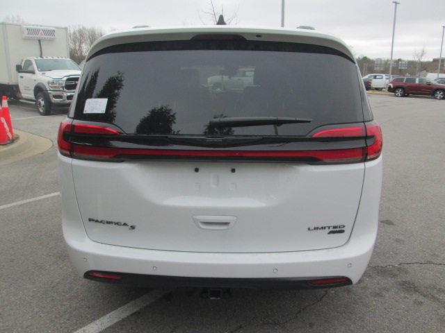 2024 Chrysler Pacifica Limited AWD photo