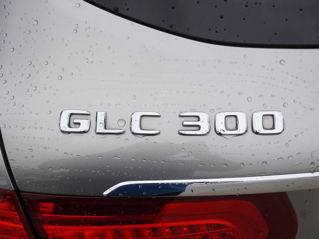 2019 Mercedes-Benz GLC-Class GLC300 photo