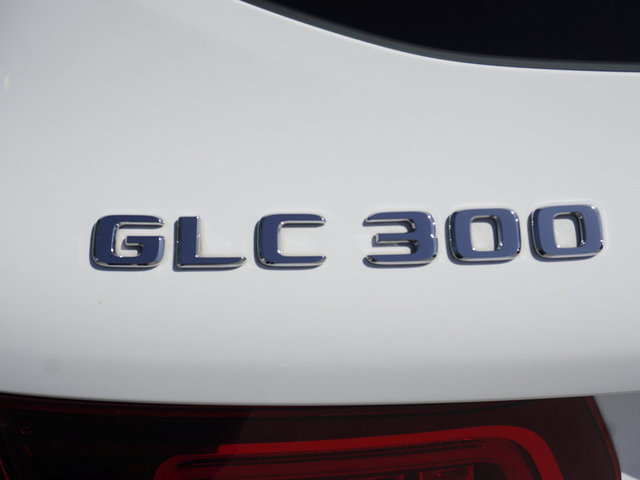 2021 Mercedes-Benz GLC-Class GLC300 photo
