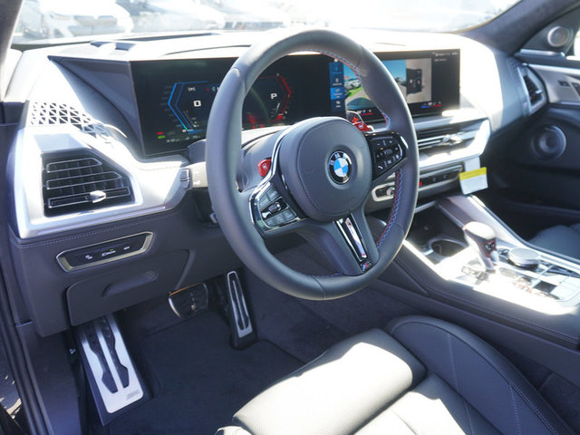 2024 BMW XM  photo