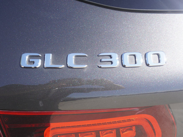 2020 Mercedes-Benz GLC-Class GLC300 photo
