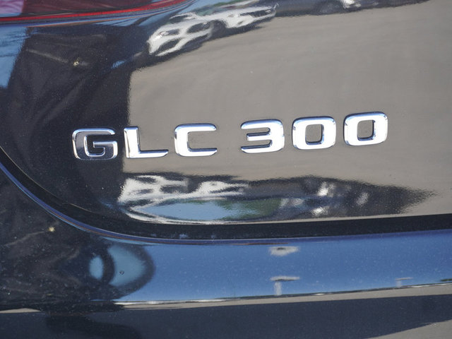 2021 Mercedes-Benz GLC-Class GL300 4MATIC photo