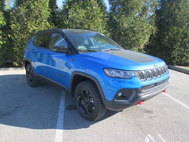 The 2024 Jeep Compass Trailhawk 4WD photos