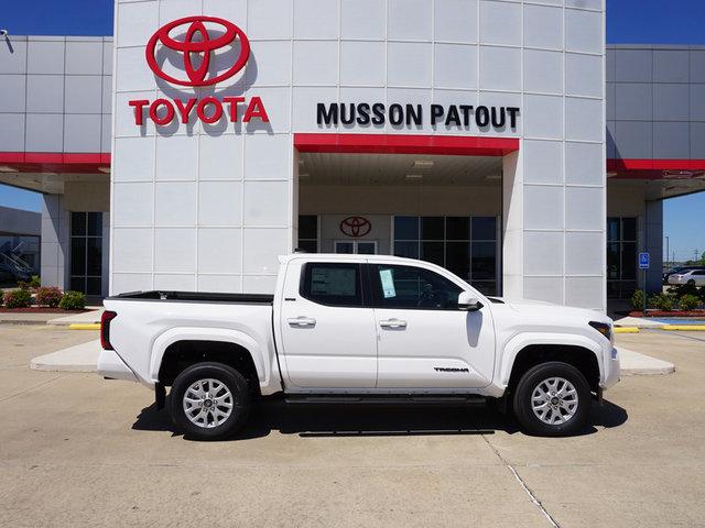 2024 Toyota Tacoma SR5 4WD 5ft Bed photo