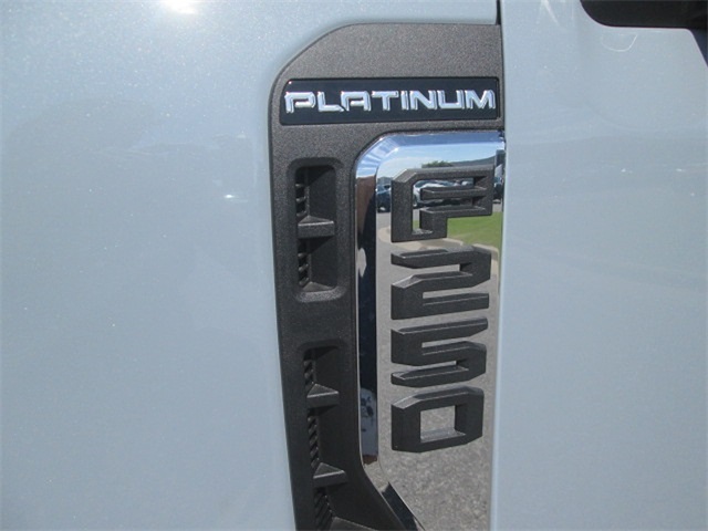 2024 Ford F-250 Platinum 4WD 6.75ft Box photo