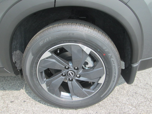 2025 Nissan Rogue FWD SV photo