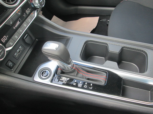 2025 Nissan Sentra SR photo