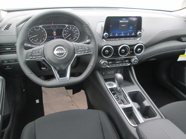 2025 Nissan Sentra SV photo