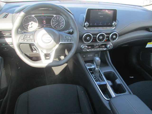 2025 Nissan Sentra SV photo