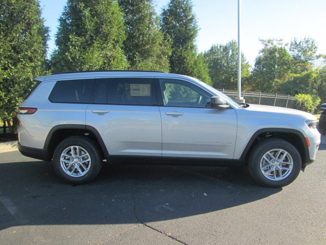 2025 Jeep Grand Cherokee Laredo X 4WD L photo