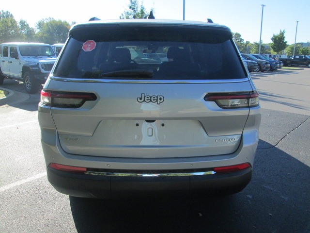 2025 Jeep Grand Cherokee Laredo X 4WD L photo