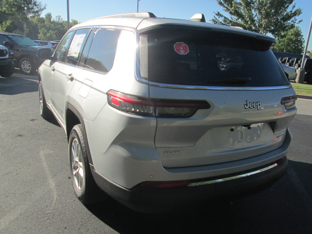 2025 Jeep Grand Cherokee Laredo X 4WD L photo