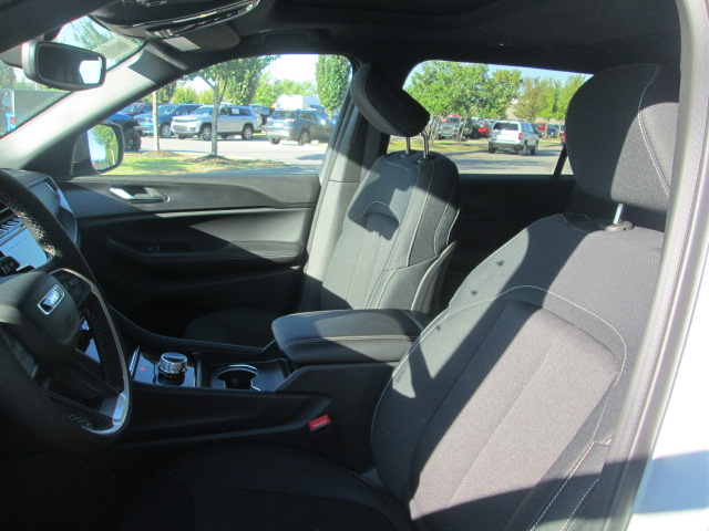 2025 Jeep Grand Cherokee Laredo X 4WD L photo