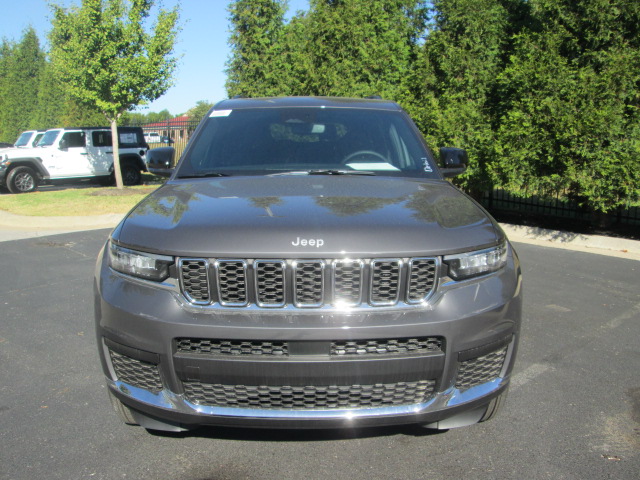 2025 Jeep Grand Cherokee Laredo X 4WD L photo