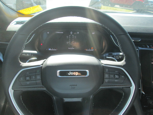 2025 Jeep Grand Cherokee Laredo X 4WD L photo