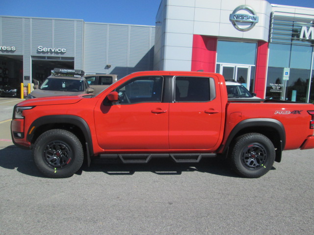 2025 Nissan Frontier PRO-4X 4WD photo
