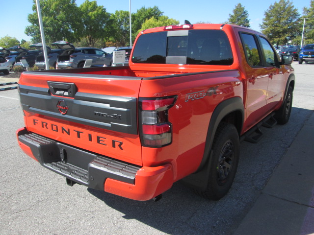 2025 Nissan Frontier PRO-4X 4WD photo