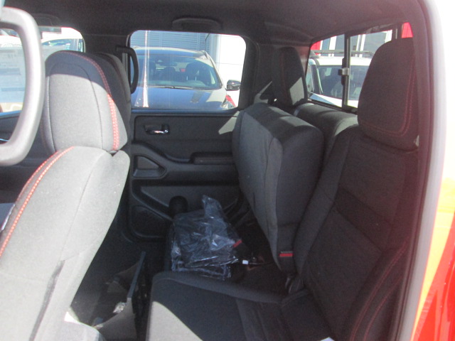2025 Nissan Frontier PRO-4X 4WD photo