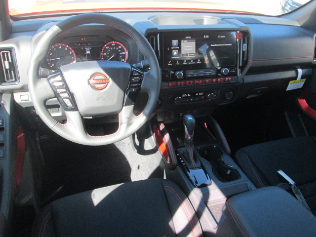 2025 Nissan Frontier PRO-4X 4WD photo