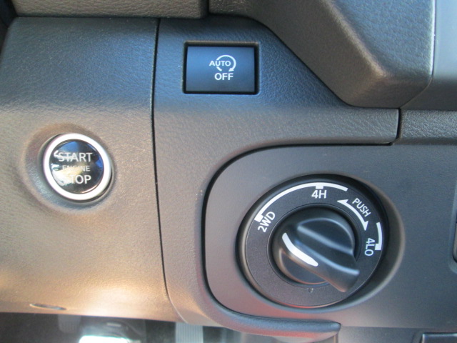 2025 Nissan Frontier PRO-4X 4WD photo
