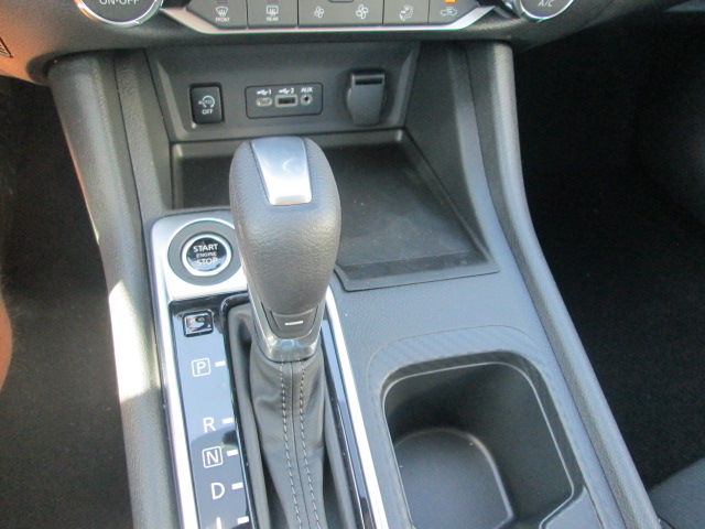 2025 Nissan Sentra SV photo