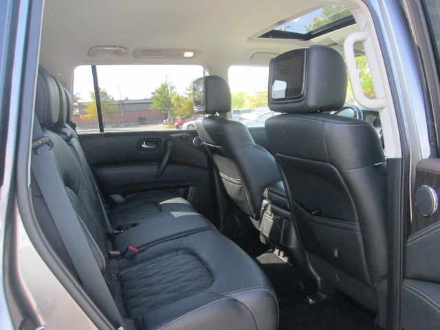 2023 Nissan Armada Platinum 4WD photo