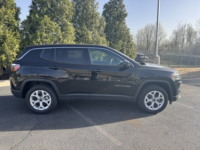 2025 Jeep Compass Sport 4WD photo