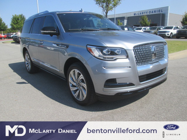 2024 Lincoln Navigator Reserve 4WD photo