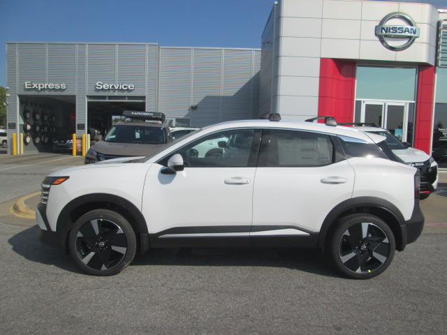 2025 Nissan Kicks SR FWD photo