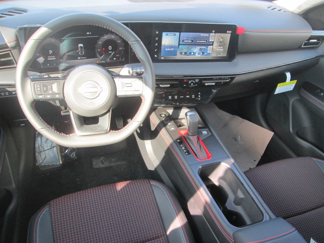 2025 Nissan Kicks SR FWD photo