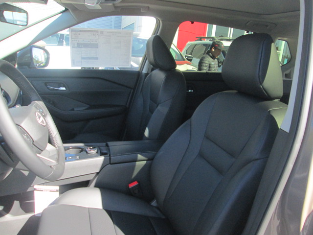 2025 Nissan Rogue SV AWD photo