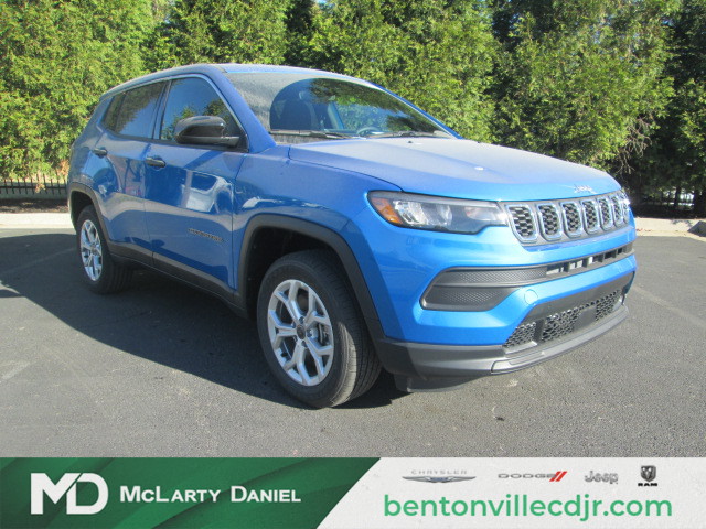 The 2025 Jeep Compass Sport 4WD photos