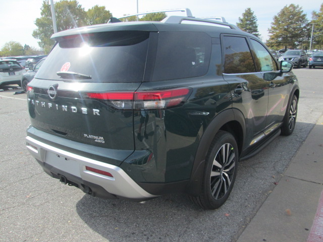 2025 Nissan Pathfinder Platinum 4WD photo